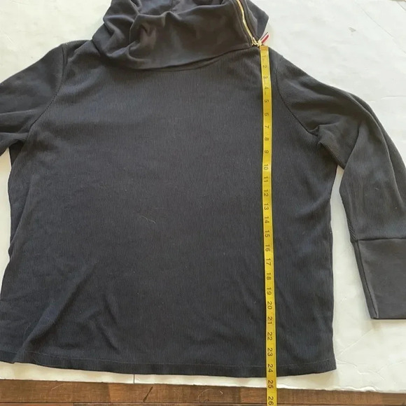 Tommy Hilfiger navy waffle weave top, neck zipper, cowl neck. Women’s size 1X - Picture 6 of 11